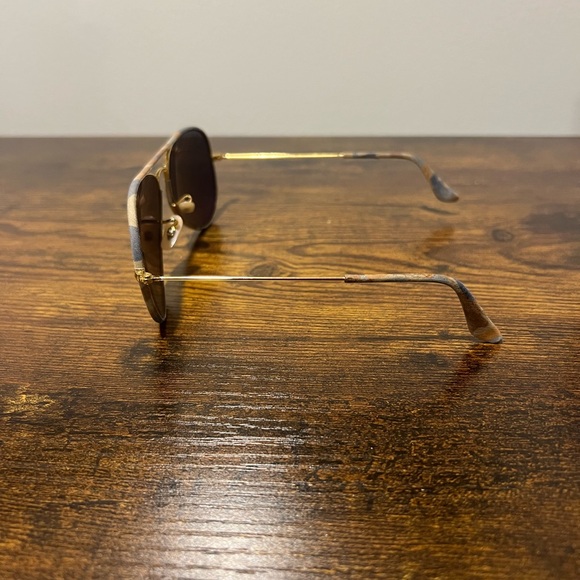 Ray-Ban Classic Aviator Sunglasses - Picture 8 of 9